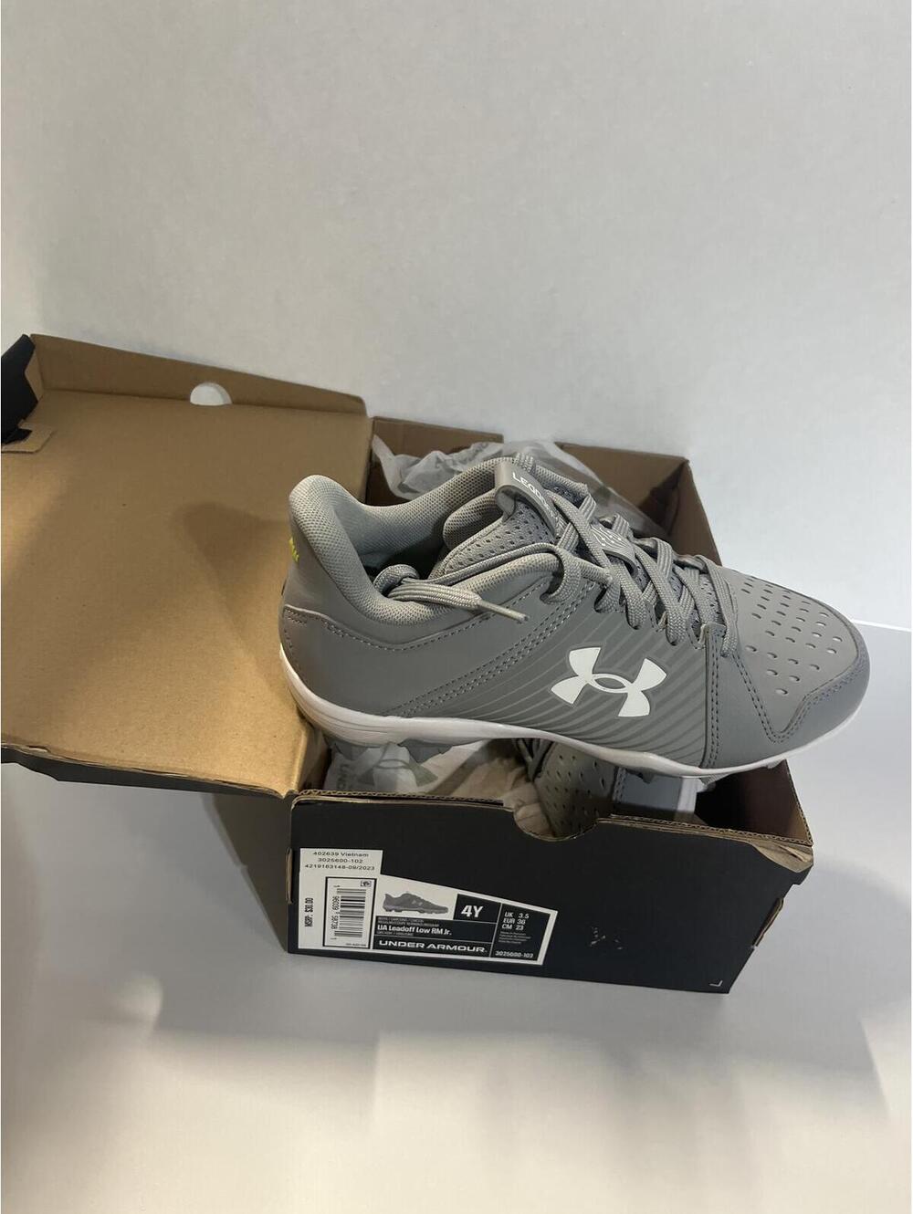 New Under Armour 4Y Baseball Cleats, Kids' Gray Athletic Shoes Size 4